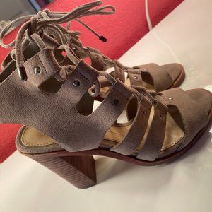 Gianni Bini Bohemian Block Heel Shoes Taupe Leather Peep Toe Lace Up Size 6.5
